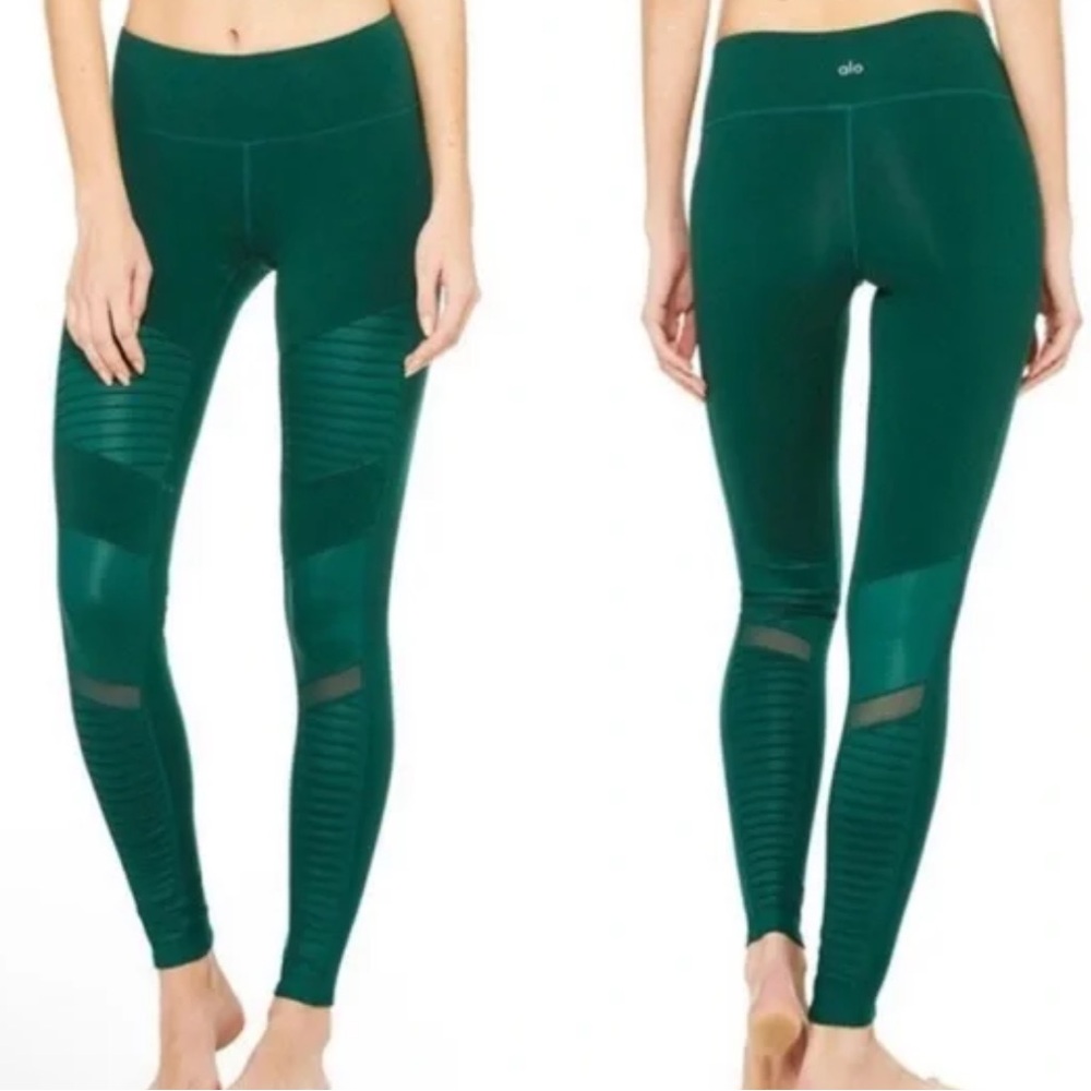 ALO Yoga Moto Leggings in Green